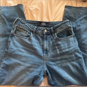 Hollister High-Rise Classic Blue Mom Jeans